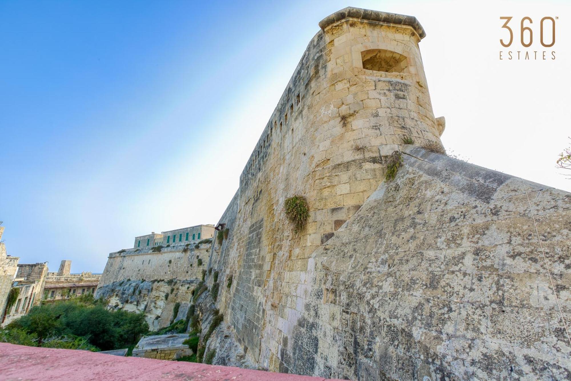 Comfortable 1Br Home With Maltese Balcony In Valletta By 360 Estates Экстерьер фото